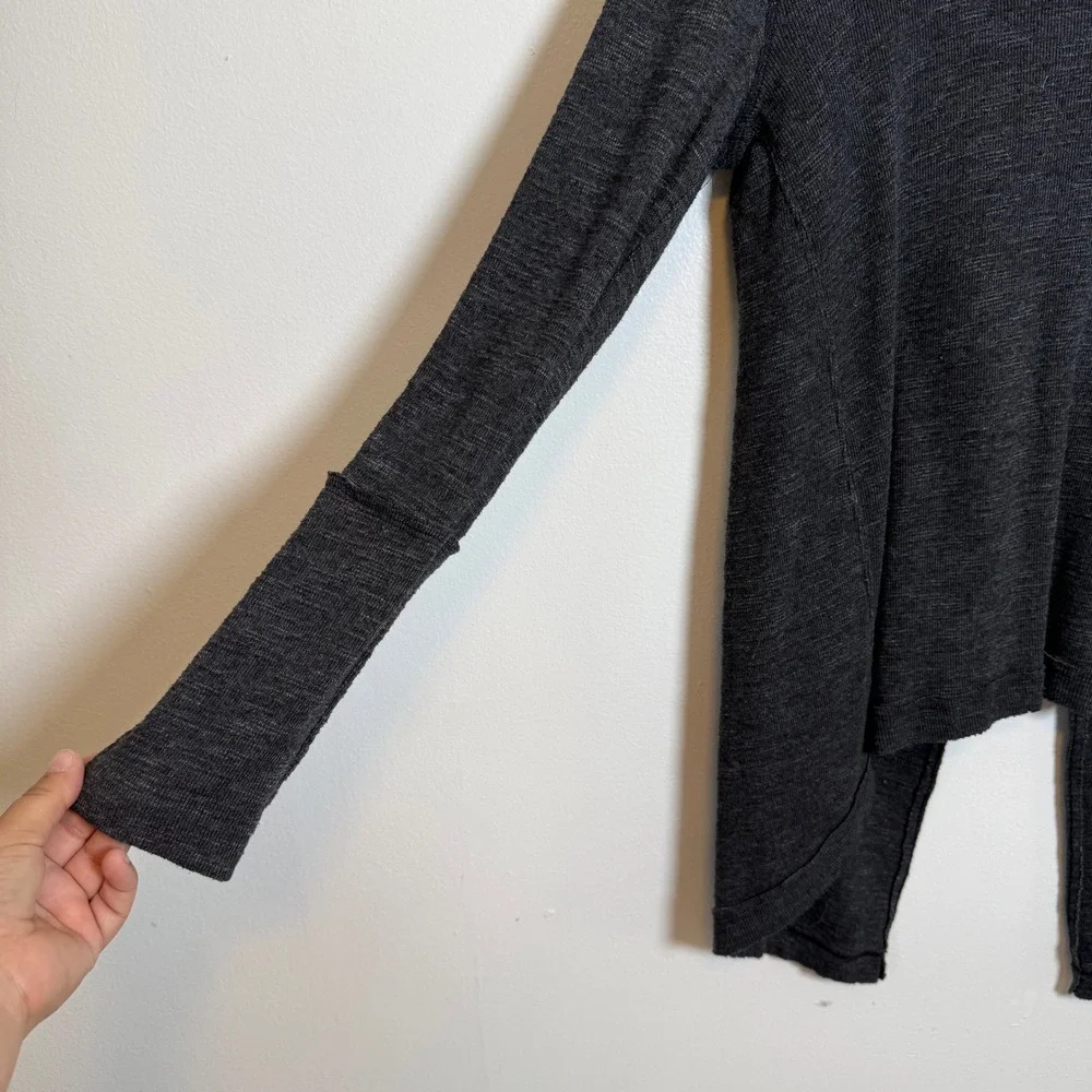 WE THE FREE Charcoal Gray Turtle Neck Long Sleeve Asymmetrical Hem Sweater Top S